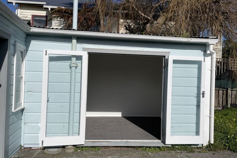 Photo of property in 10 Lonsdale Crescent, Rongotai, Wellington, 6022