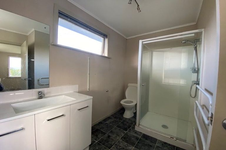 Photo of property in 7 Sheehan Road, Te Atatu South, Auckland, 0610