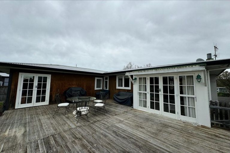 Photo of property in 15 Awarua Crescent, Havelock North, 4130