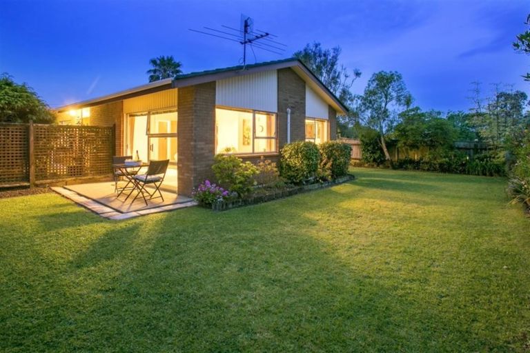 Photo of property in 3/5 Tobruk Crescent, Milford, Auckland, 0620