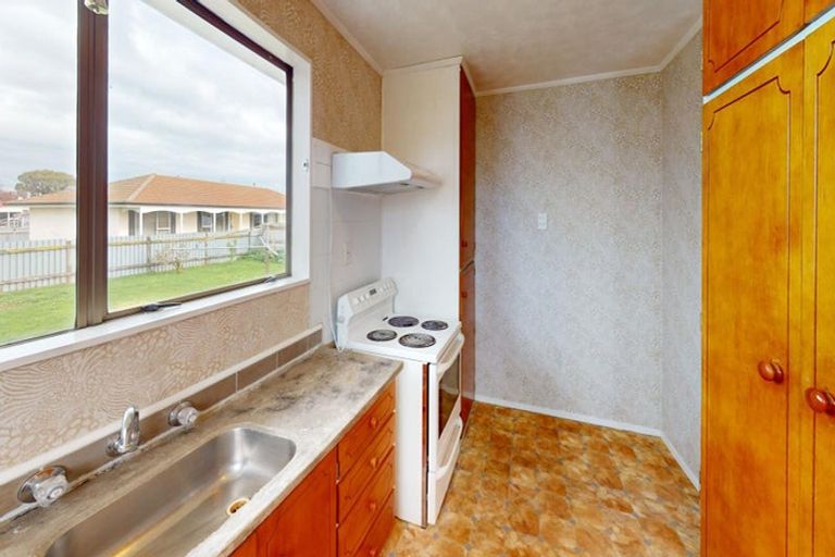 Photo of property in 20 Cumberland Place, Kelvin Grove, Palmerston North, 4414