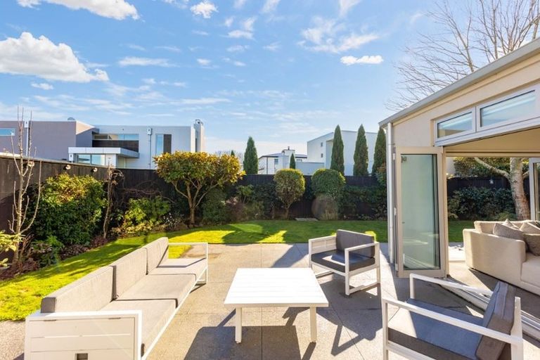 Photo of property in 17a Taylors Avenue, Bryndwr, Christchurch, 8052