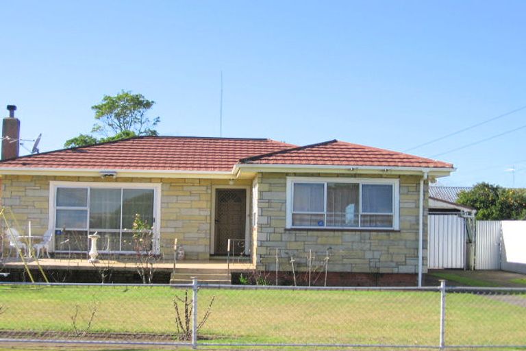 Photo of property in 19 Hill Crescent, Papakura, 2110