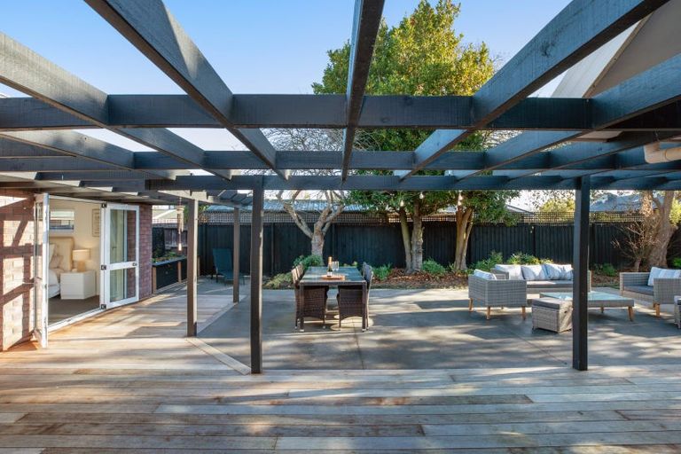 Photo of property in 33 Kirsten Place, Parklands, Christchurch, 8083