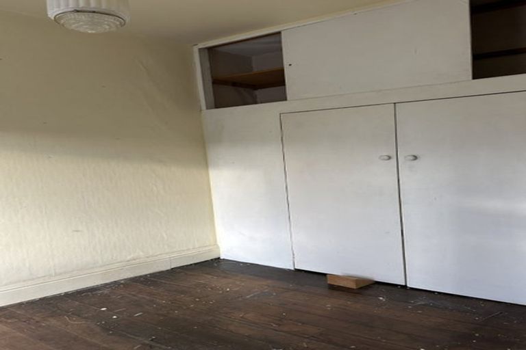 Photo of property in 68 Oriental Parade, Oriental Bay, Wellington, 6011