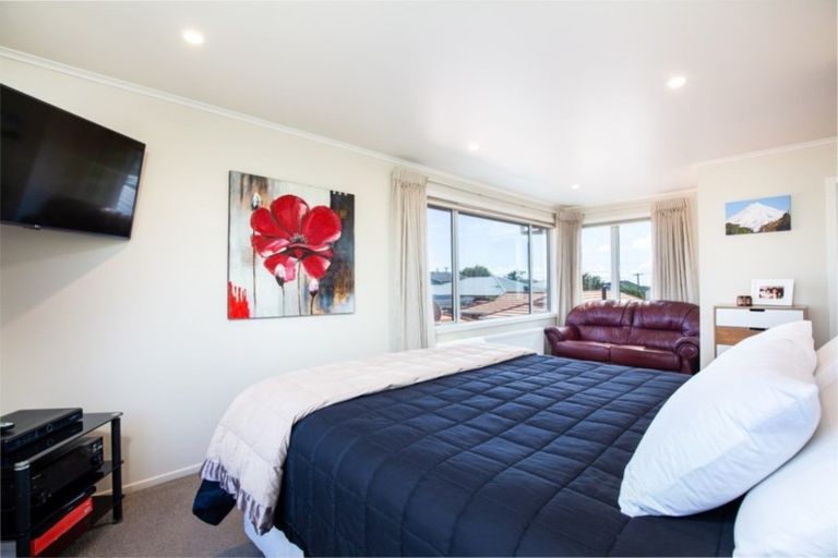 Photo of property in 8 Massey Street, Westown, New Plymouth, 4310