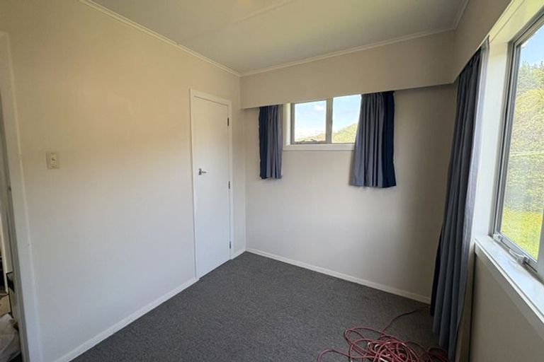 Photo of property in 257 Wellington Road, Wainuiomata, Lower Hutt, 5014