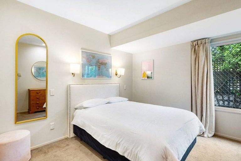 Photo of property in 12 Shortland Place, Havelock North, 4130