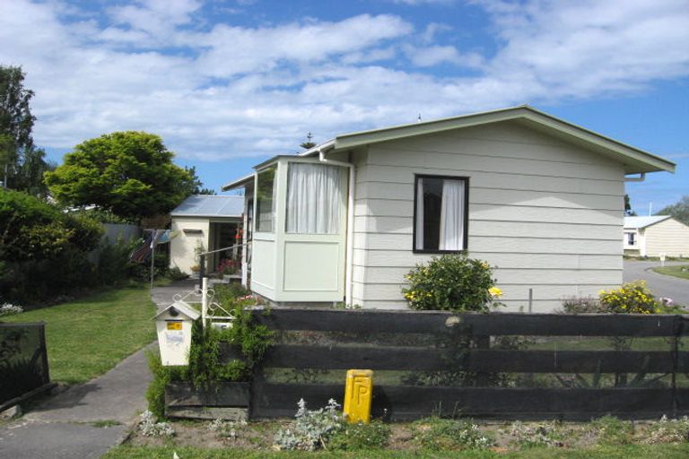 Photo of property in 3 Church Street, Amberley, 7410