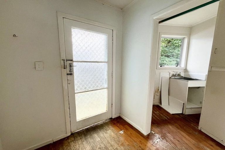 Photo of property in 25 Lendic Avenue, Henderson, Auckland, 0612