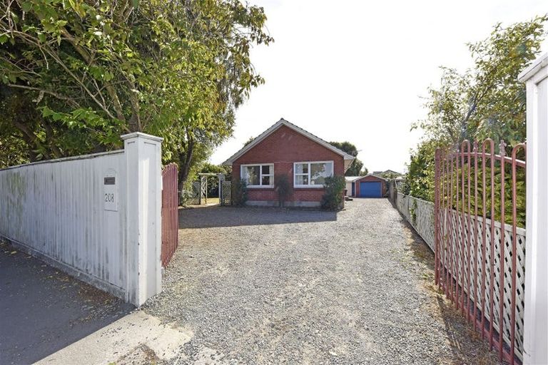 Photo of property in 208 Yaldhurst Road, Avonhead, Christchurch, 8042