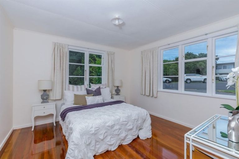 Photo of property in 23 Otakau Road, Milford, Auckland, 0620