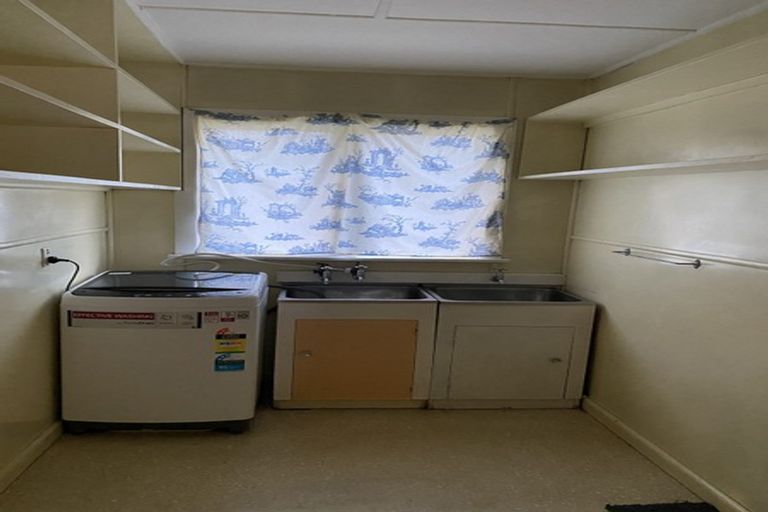 Photo of property in 114 Blenheim Road, Riccarton, Christchurch, 8041