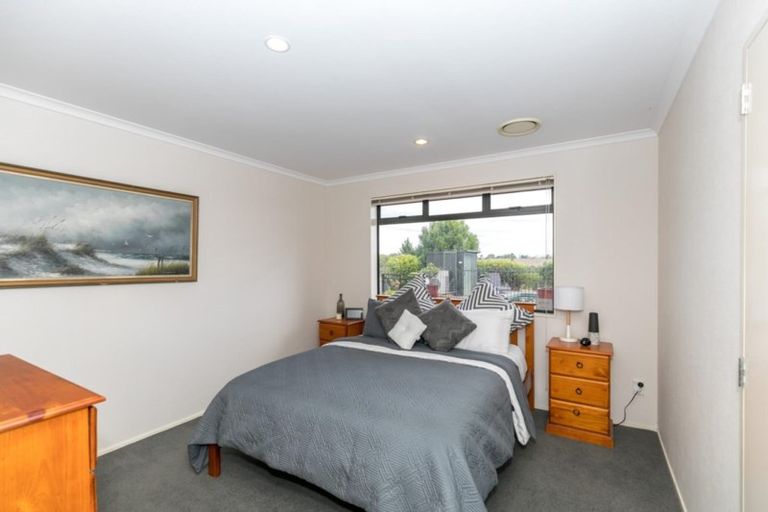 Photo of property in 2 Wexford Rise, Nawton, Hamilton, 3200