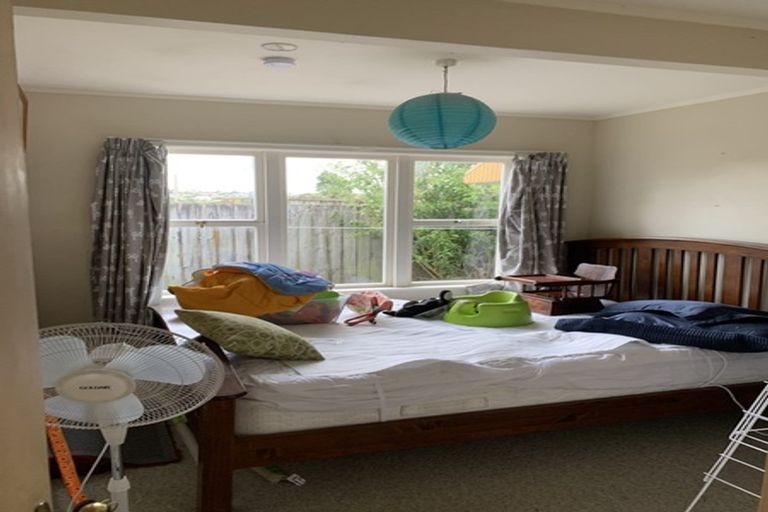 Photo of property in 2/20 Hutchinsons Road, Bucklands Beach, Auckland, 2014