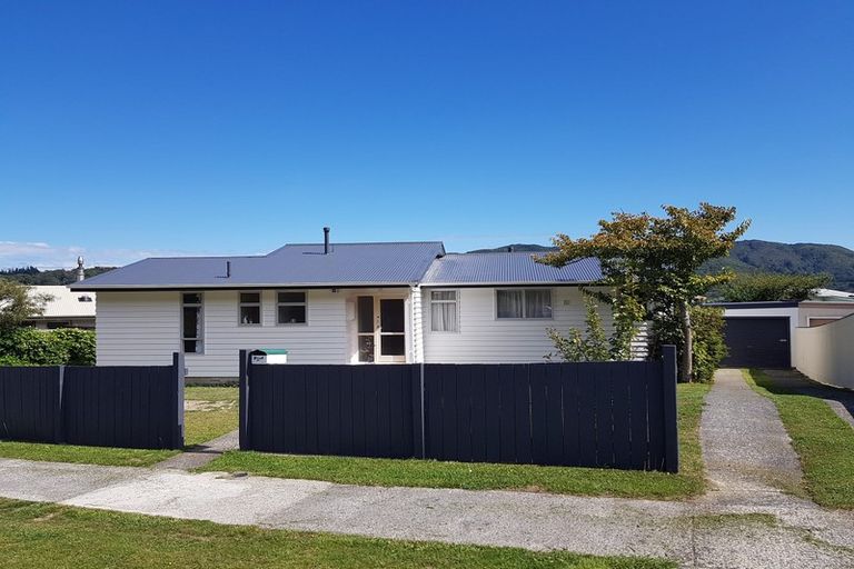 Photo of property in 31 Antrim Crescent, Wainuiomata, Lower Hutt, 5014