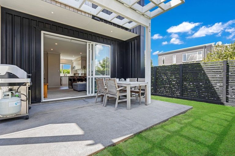 Photo of property in 11 Poaka Road, Hobsonville, Auckland, 0616