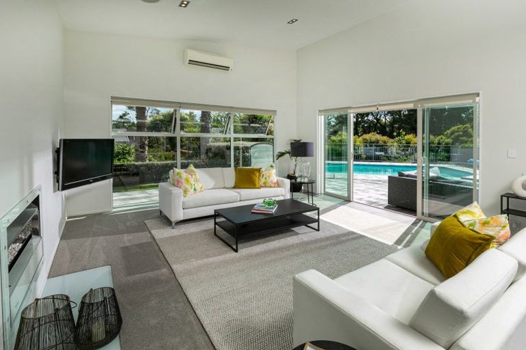 Photo of property in 17a Churchouse Road, Greenhithe, Auckland, 0632