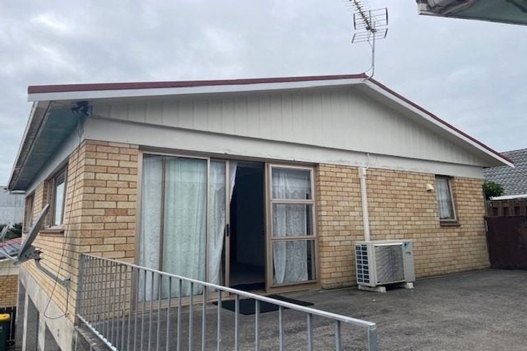 Photo of property in 2/12 Wood Street, Papakura, 2110