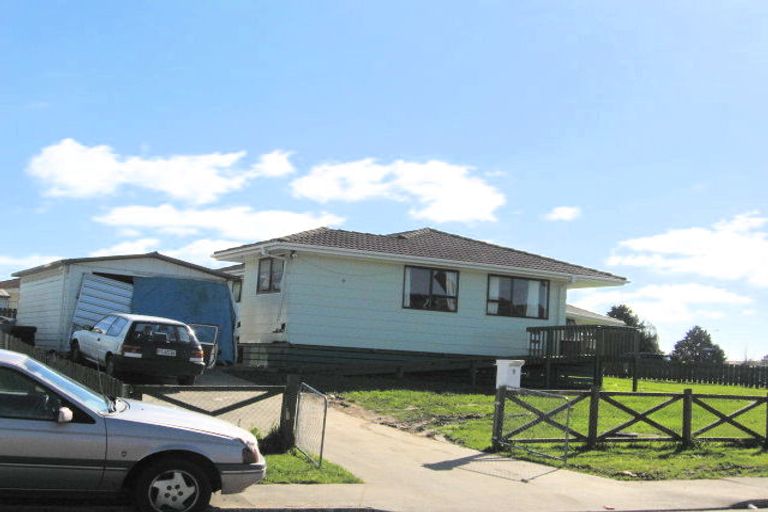 Photo of property in 1 Jack Farrell Place, Papakura, 2110