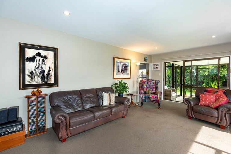 Photo of property in 21 Laing Crescent, Heathcote Valley, Christchurch, 8022