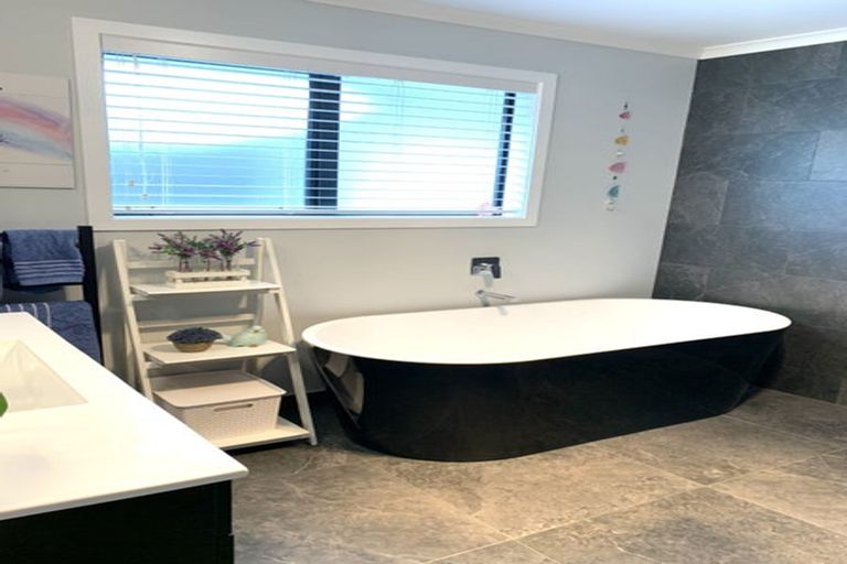 Photo of property in 4 Mary Place, Pyes Pa, Tauranga, 3112