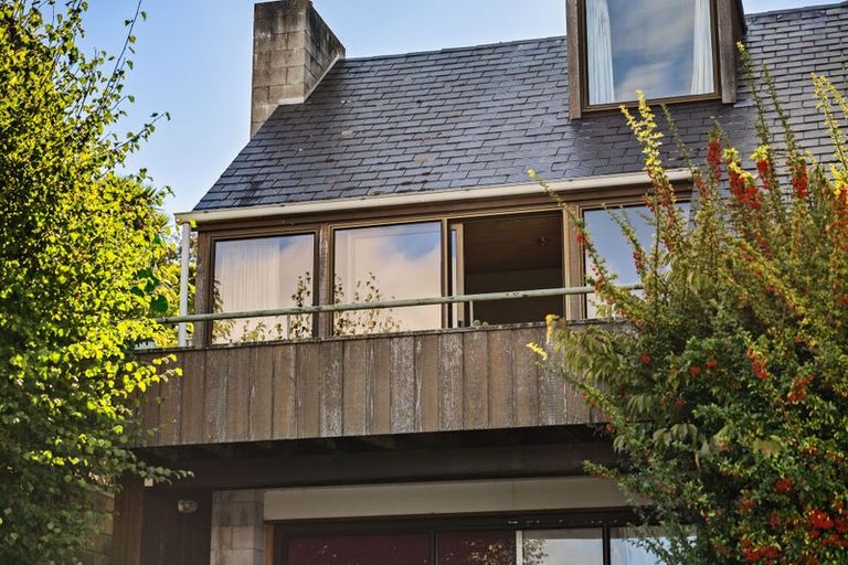 Photo of property in 14 Earnslaw Terrace, Queenstown, 9300