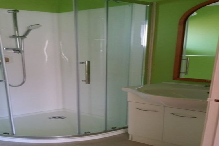 Photo of property in 2/6 Hedge Row, Sunnyhills, Auckland, 2010