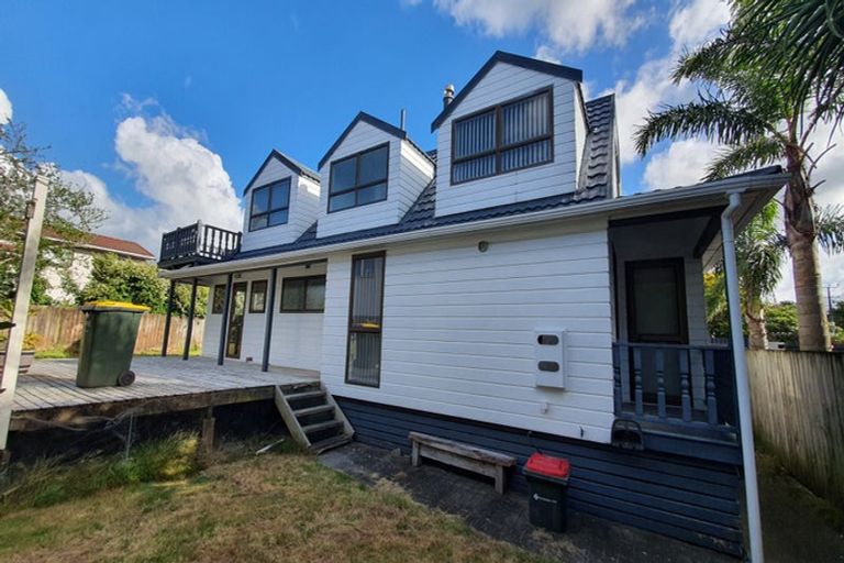 Photo of property in 2 Westpark Drive, West Harbour, Auckland, 0618