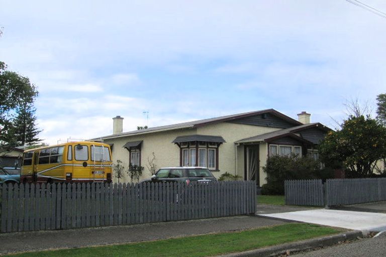 Photo of property in 16 Titoki Street, Palmerston North, 4414