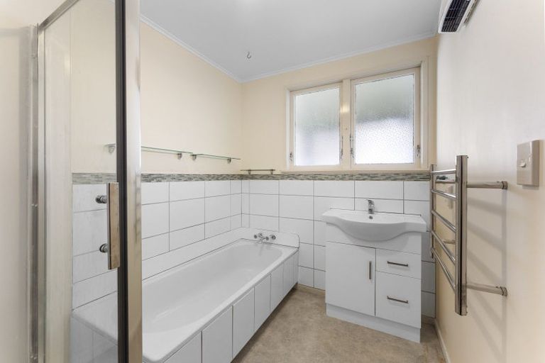 Photo of property in 2 Akron Grove, Totara Park, Upper Hutt, 5018