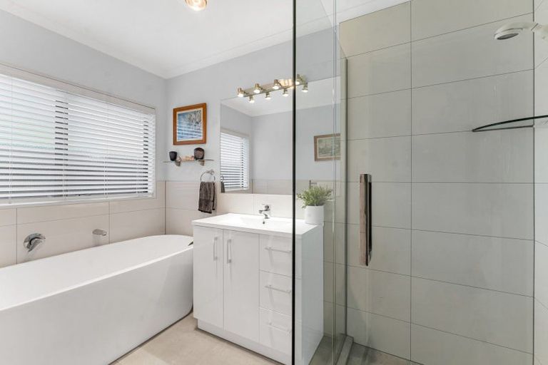 Photo of property in 2 Carlsberg Place, Papamoa Beach, Papamoa, 3118