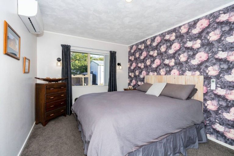 Photo of property in 9 Garth Road, Levin, 5571