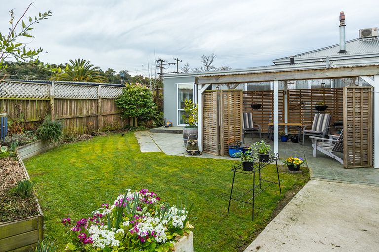 Photo of property in 16 Hislop Street, Geraldine, 7930