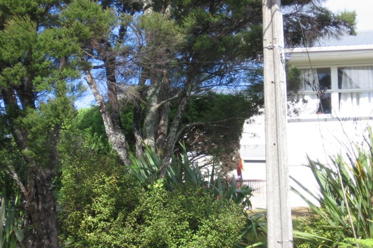 Photo of property in 1/32 Drome View Place, Beach Haven, Auckland, 0626