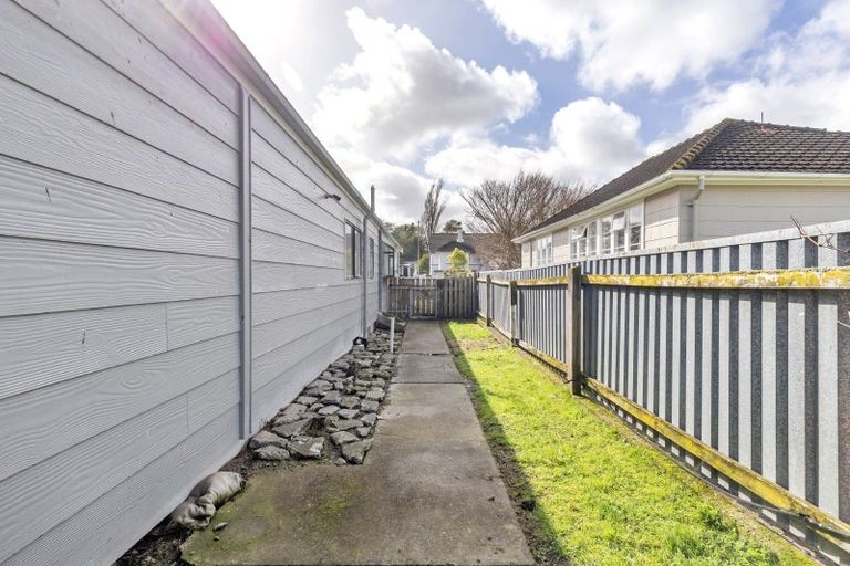 Photo of property in 4 Ngarimu Street, Roslyn, Palmerston North, 4414