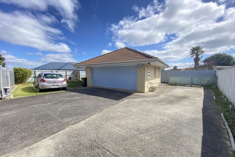 Photo of property in 15 Robin Brooke Drive, Flat Bush, Auckland, 2019
