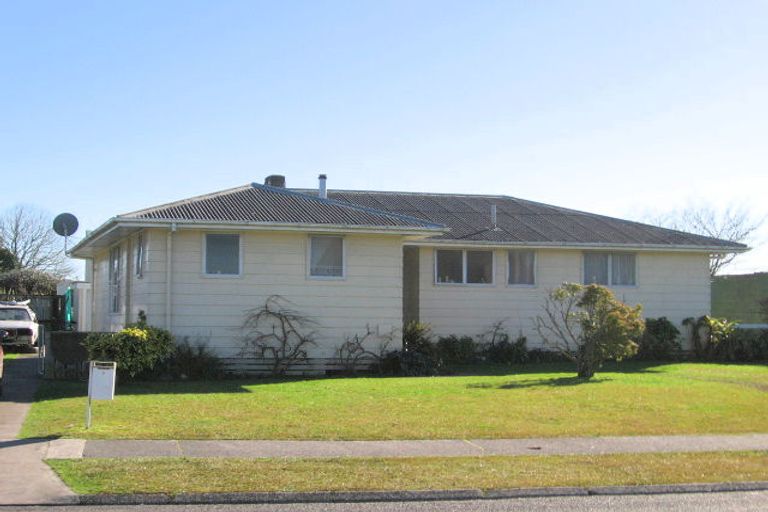 Photo of property in 4 Jamieson Crescent, St Andrews, Hamilton, 3200