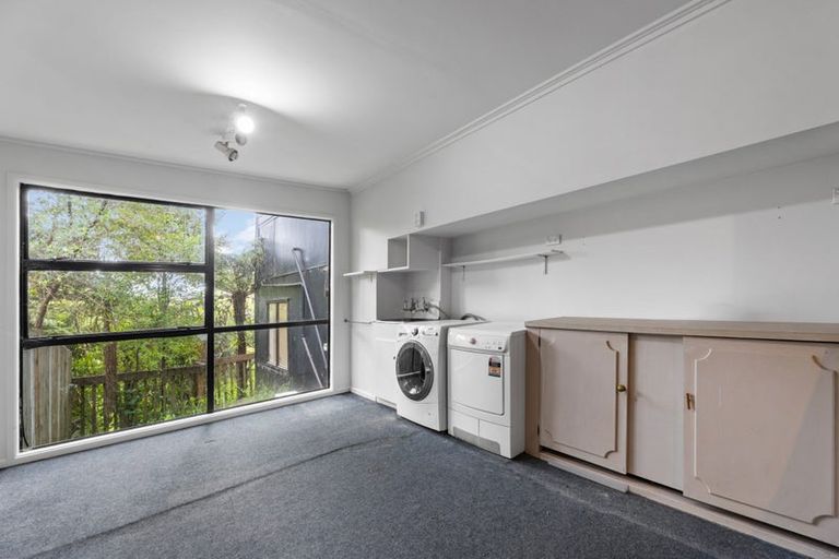 Photo of property in 37 York Road, Titirangi, Auckland, 0604