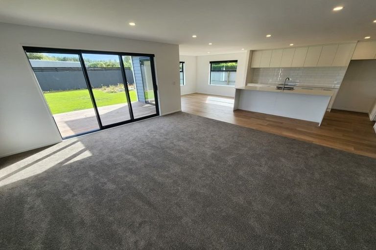 Photo of property in 189 Belfast Road, Belfast, Christchurch, 8051