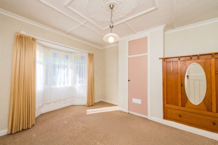 Photo of property in 2 Glasgow Street, Takaro, Palmerston North, 4412