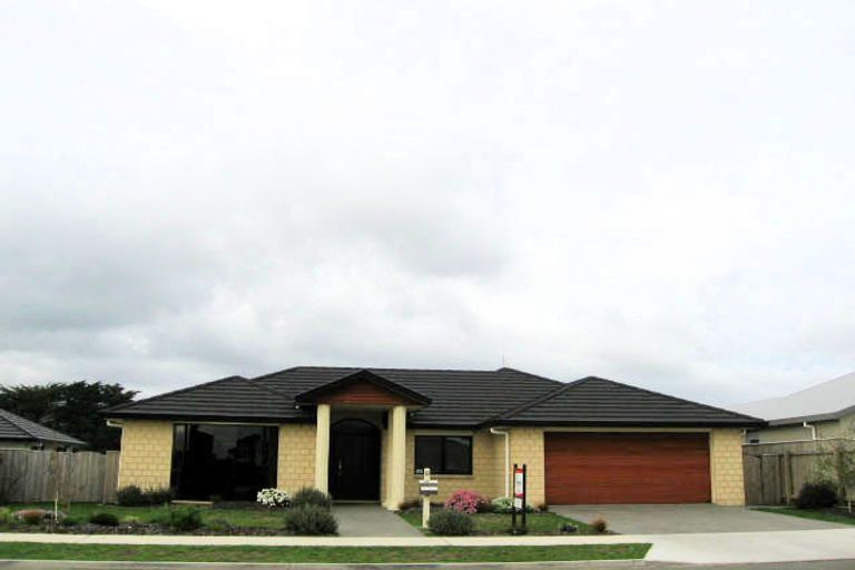 Photo of property in 82 The Drive, Paraparaumu Beach, Paraparaumu, 5032