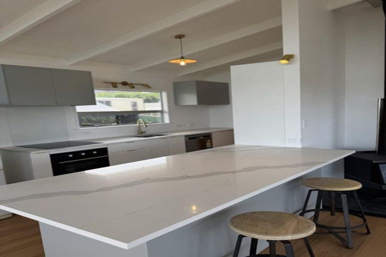 Photo of property in 3 Hartley Terrace, Massey, Auckland, 0614