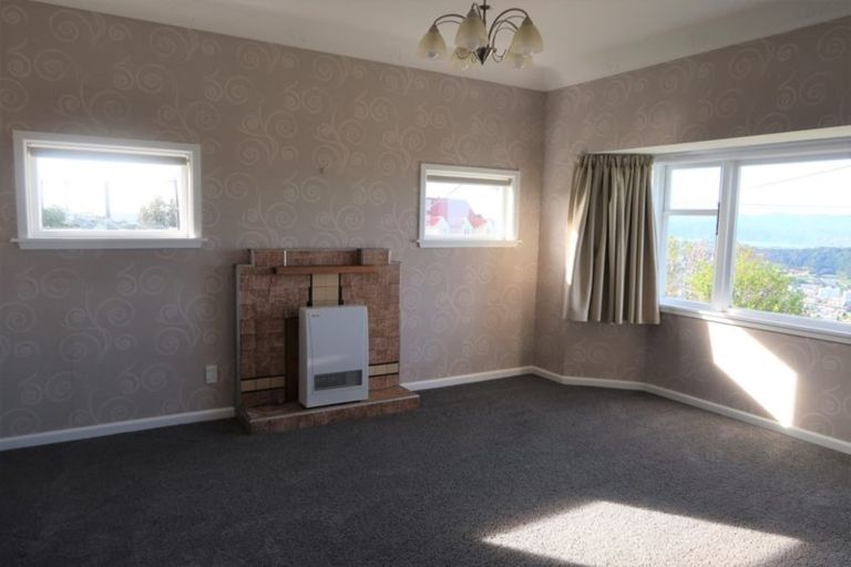 Photo of property in 168 The Ridgeway, Mornington, Wellington, 6021