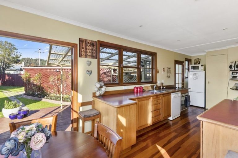 Photo of property in 6 Biddle Crescent, Taita, Lower Hutt, 5011