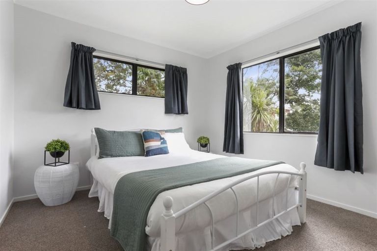 Photo of property in 29 Cron Avenue, Te Atatu South, Auckland, 0610