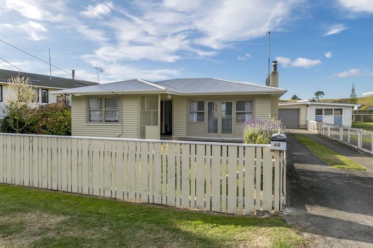 Photo of property in 46 Lupin Road, Otaki, 5512