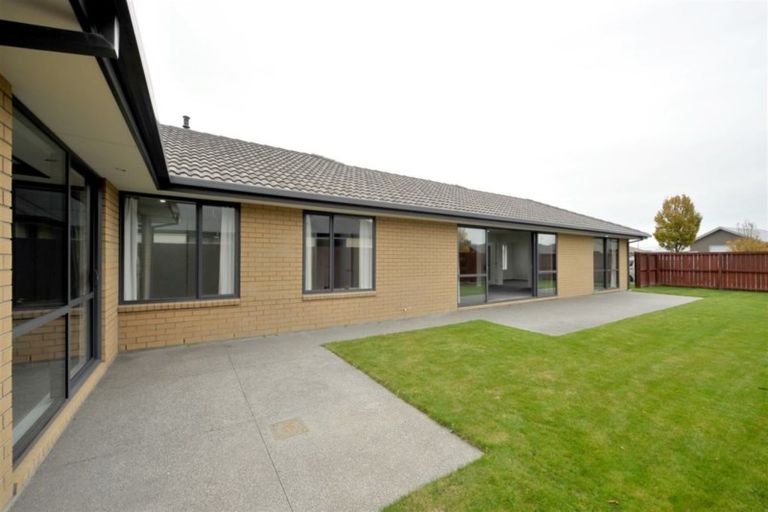 Photo of property in 12a Strathcarron Place, Broomfield, Christchurch, 8042