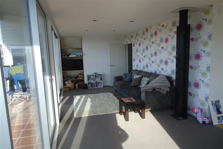 Photo of property in 37 Ruapehu Drive, Fitzherbert, Palmerston North, 4410