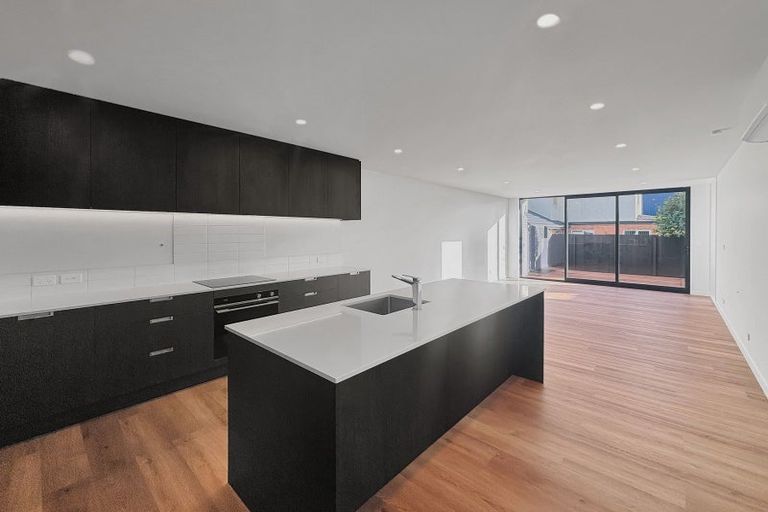 Photo of property in 2/58 Elizabeth Street, Riccarton, Christchurch, 8041